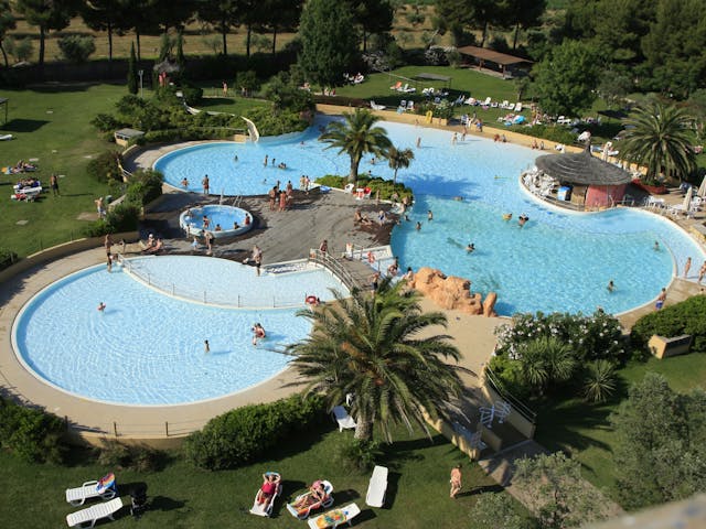 Zwembad camping Le Capanne