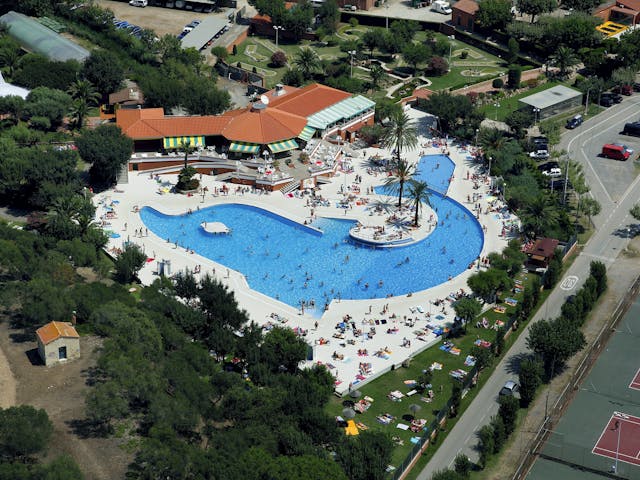 Dolfijn zwembad camping El Delfin Verde