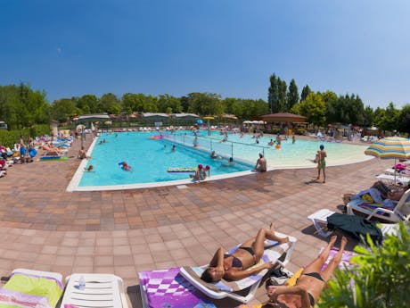zwembad camping Pacengo