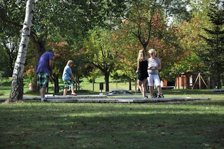 minigolf camping Domaine Les 3 Lacs du Soleil