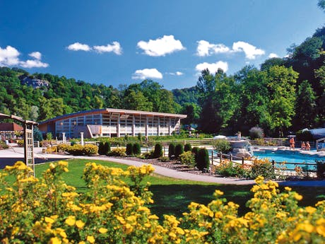zwembad overview Domaine de Châlain