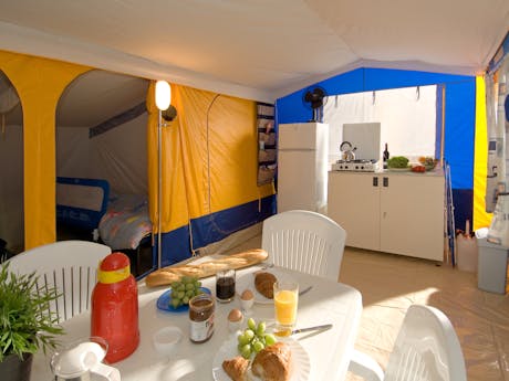 Voorbeeld interieur Bungalowtent Yellow