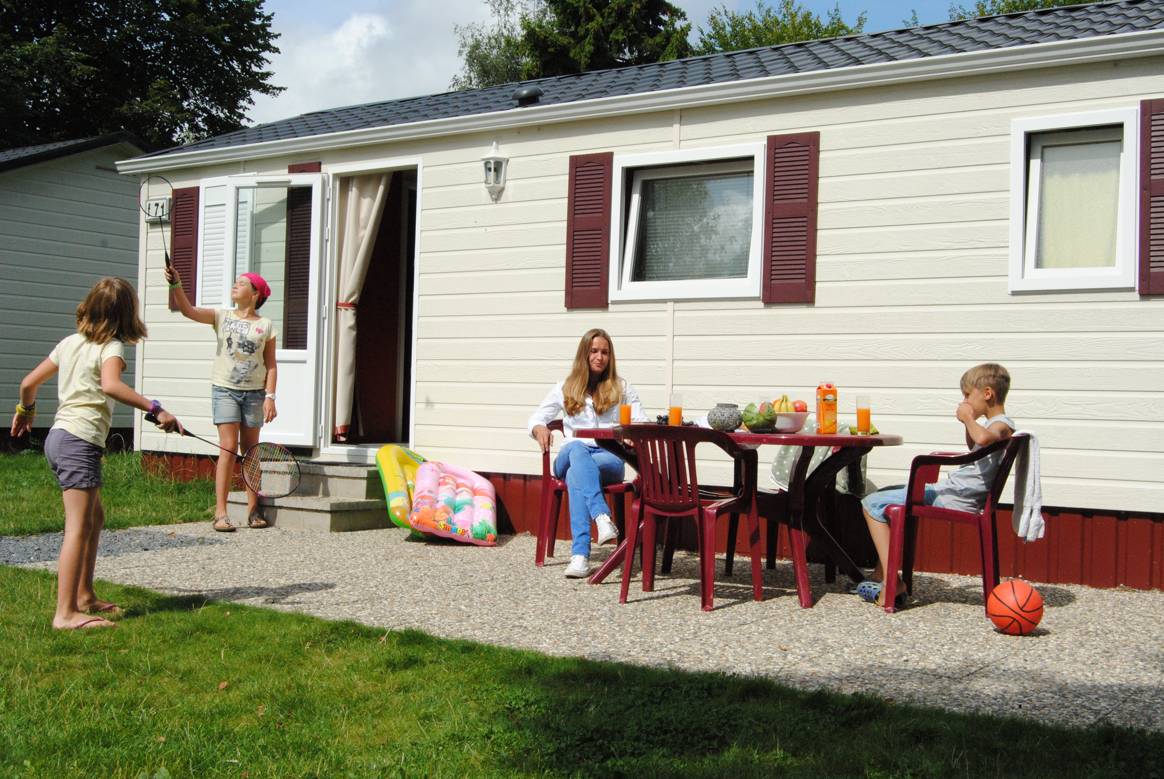 Camping Fuussekaul Luxemburg Bungalowtent of Stacaravan Camping Fuussekaul Luxemburg Bungalowtent of Stacaravan