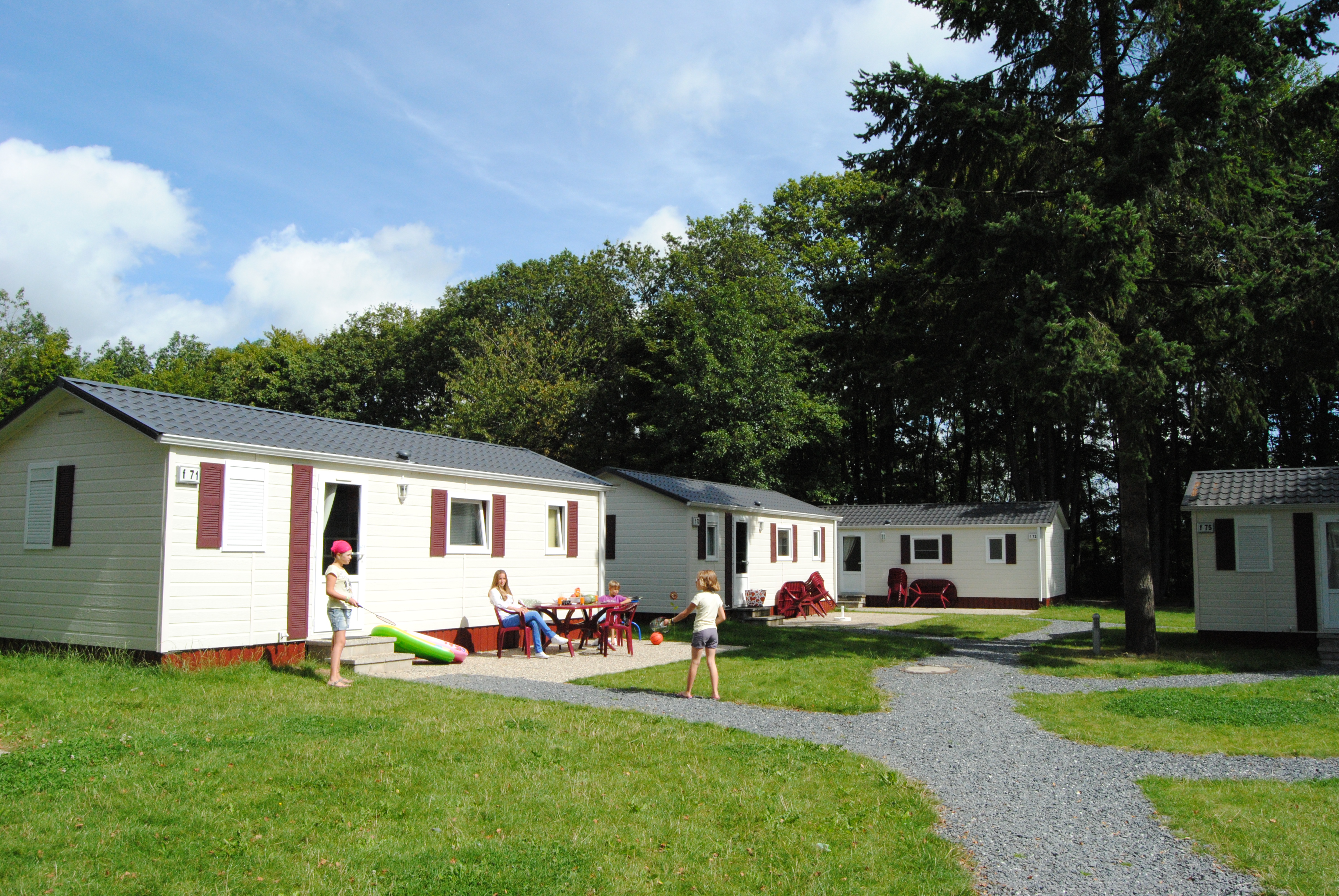 Camping Fuussekaul Luxemburg Bungalowtent of Stacaravan Camping Fuussekaul Luxemburg Bungalowtent of Stacaravan