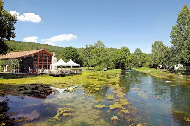 Restaurant aan meer La Forge de Ste. Marie