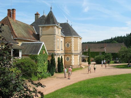 Château de Montroant wandelen in parkje