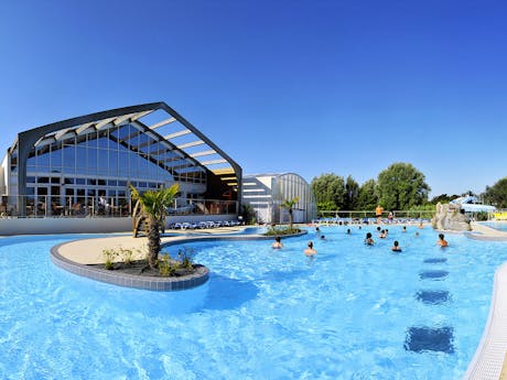 buitenzwembad les grosses pierres zwem