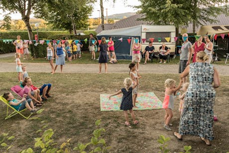 Kinderen spelen op camping Beauregard