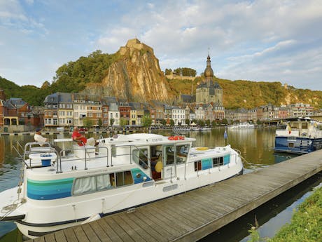 Locaboat Bourgogne et Loire Dinant