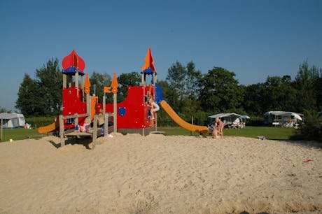 Camping de Molenhof speeltuin op zand