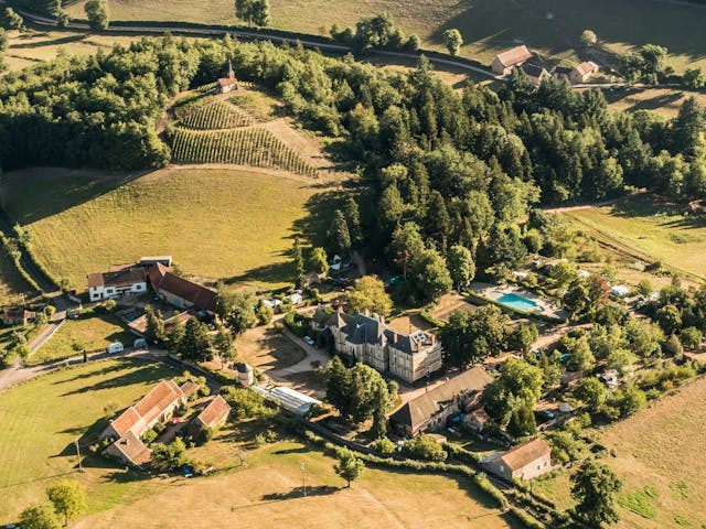 Camping Chateau de Montrouant luchtfoto