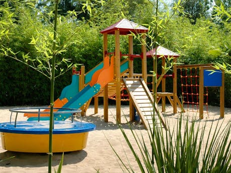 Speeltuin op camping Sen Yan