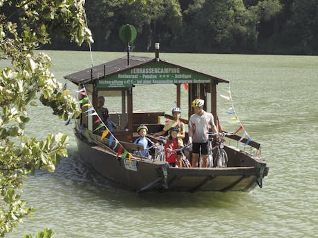 Passau - Wenen oversteek bootje