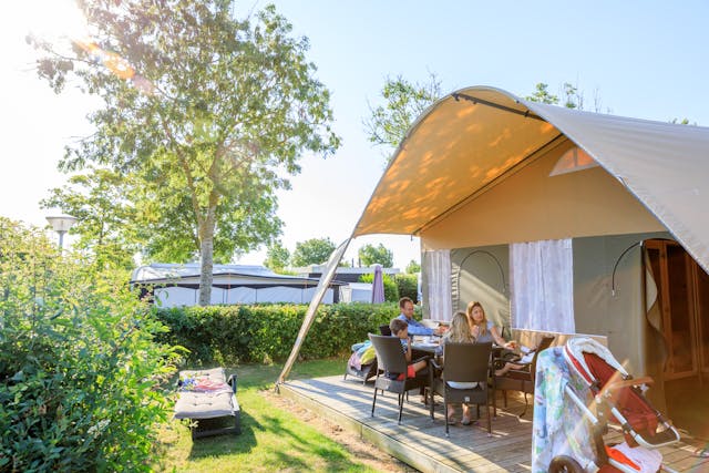 Grand Lodgetent camping de Pekelinge