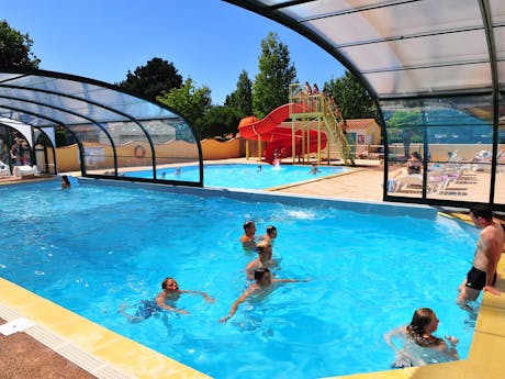 Camping La Trévillière binnenzwembad