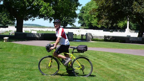 Normandië begraafplaats fiets