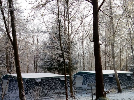 Bungalowtent Blue in de sneeuw