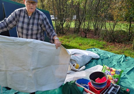 Tentenbouwer Jacques camping de Kattenbergse