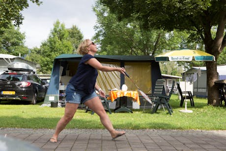 Badminton bij Bungalowtent Blue camping Wofer