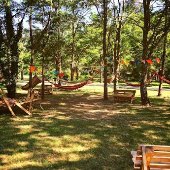 Yoga en lounge ruimte camping Medrose