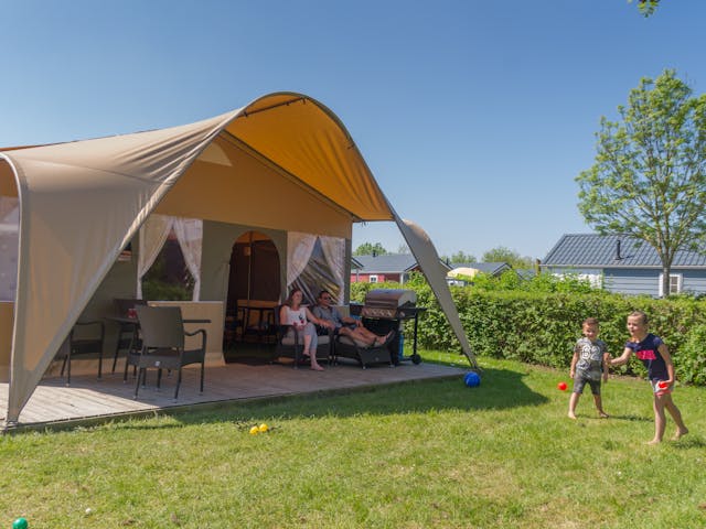 Plateau Bedachtzaam sociaal Ingerichte tenten en luxe stacaravans te huur op campings in Europa | Rent -a-Tent