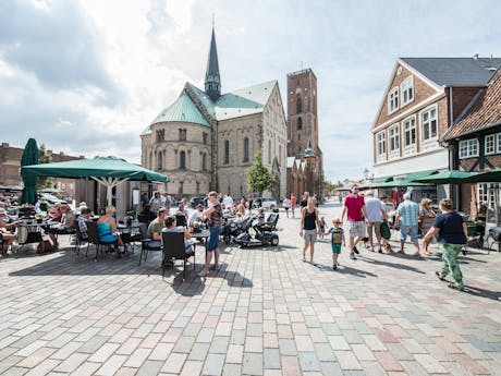 Ribe-cathedral-square