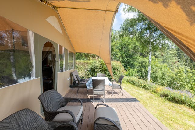 Grand Lodgetent camping Chateau de Montrouant