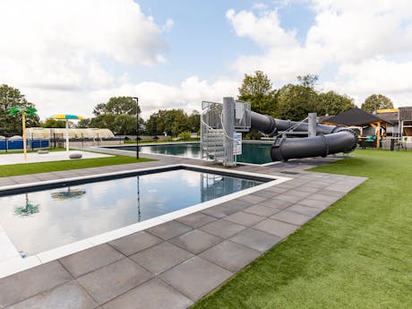 Camping Rhederlaagse Meren buitenzwembad