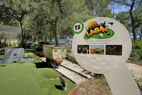 Camping Lanterna Minigolf