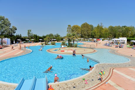 Zwembad camping Lagune Village
