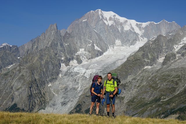 Mont Blanc Oost wandelaars onderweg