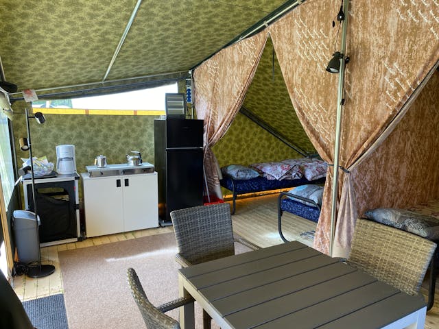 Duynlodge tent - woongedeelte