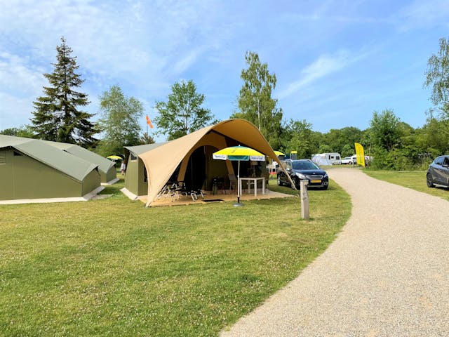 Duynlodge tent op camping Vreehorst