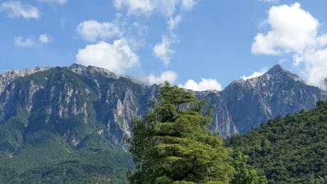 Gardameer naar Venetië - berg panorama  