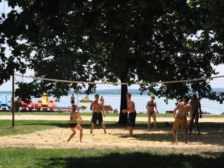 Camping Balatontourist Fured beachvolleybal