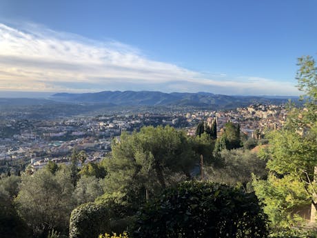 Uitzicht over de heuvels bij Cannes Frankrijk