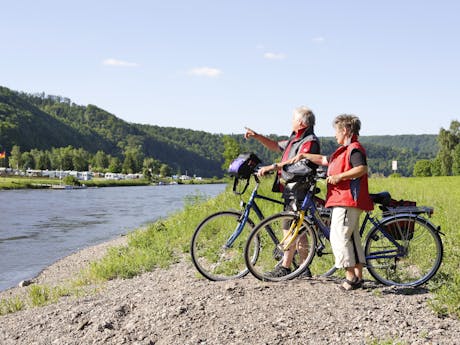 Weserradweg fietsen langs de Weser echtpaar
