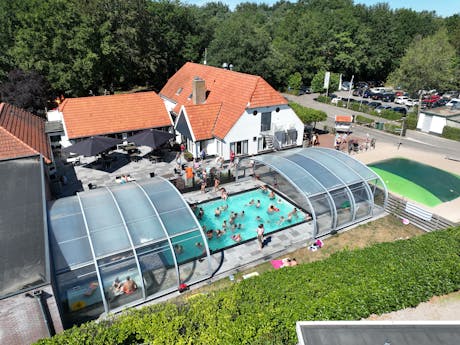 Camping de Luttenberg overdekbaar zwembad