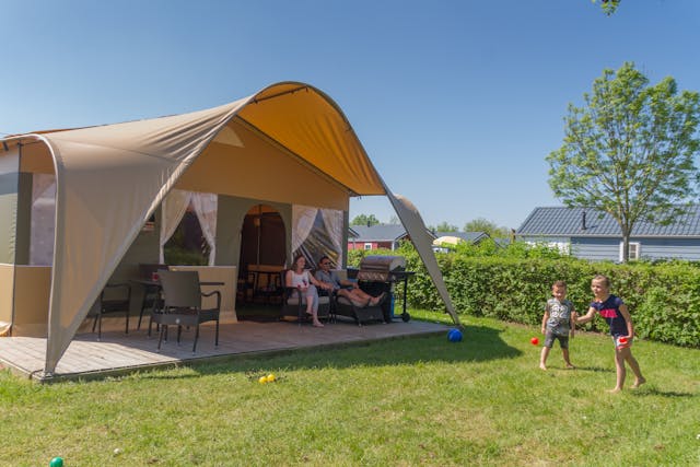 Grand Lodgetent II camping de Pekelinge