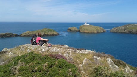 Pembrokeshire NP - Wales wandelaar uitzicht