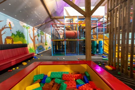 Camping de Rammelbeek - indoorspeeltuin 